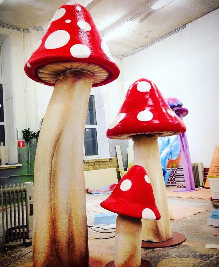 Садовые фигурки грибы. Грибы из цемента для сада. Гриб из папье маше большой. Поделка грибы своими руками для детского сада. Мухомор своими руками для сада.