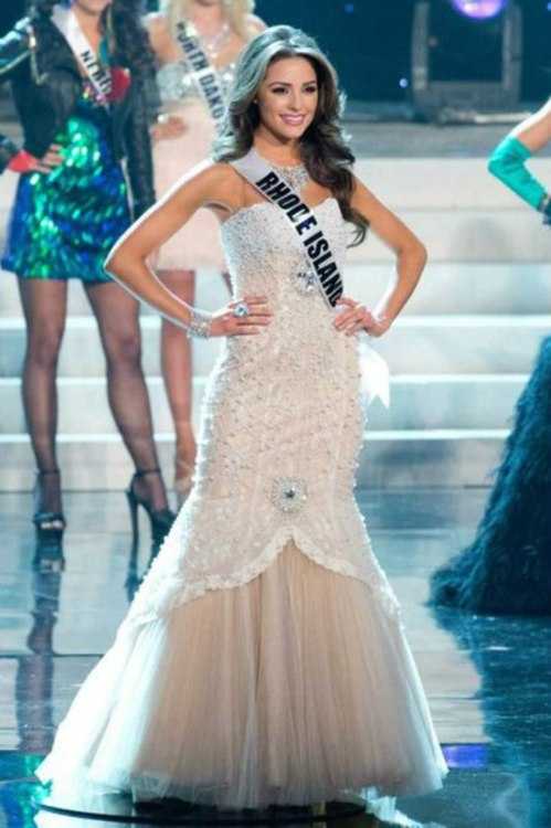 Взять в прокат Женская одежда Платья Изабель (от Sherri Hill) Москва Взять в прокат Женская одежда Платья Изабель (от Sherri Hill); Москва , метро Белорусская ул.; Описание: Роскошное платье-русалка от легендарного дизайнера Sherri Hill.
Великолепно расшитое камнями и украшенное жемчугом, платье
идеально подходит для того, чтобы произвести фурор на красной дорожке!
Размер: XS-S