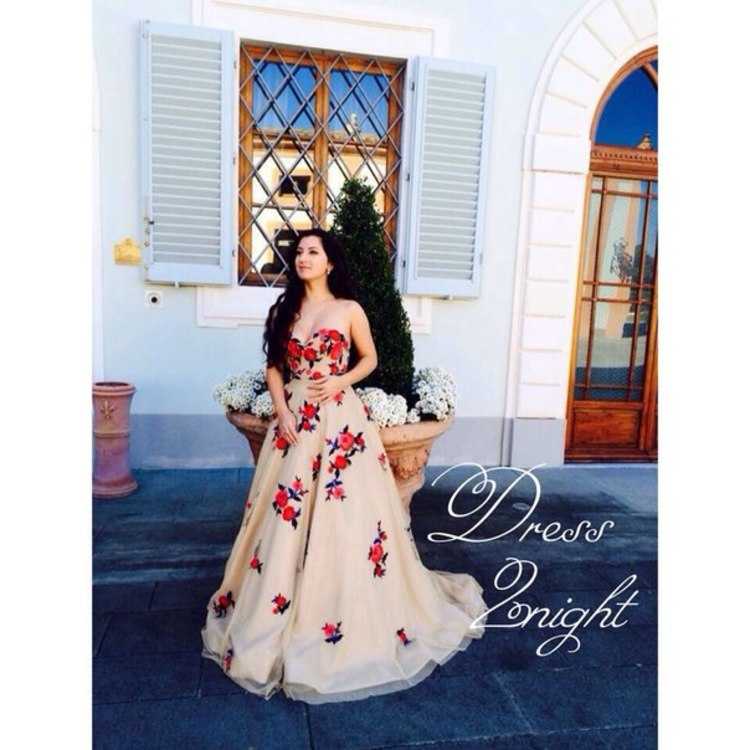 Взять в прокат Женская одежда Платья Пышное платье Sherri Hill Москва Взять в прокат Женская одежда Платья Пышное платье Sherri Hill ; Москва , улица Рождественка, 25 ул.; Описание: Потрясающее вечернее платье SHERRI HILL. Идеальный вариант для фотосессии, конкурса, концерта или свадьбы.на рост 170+каблук