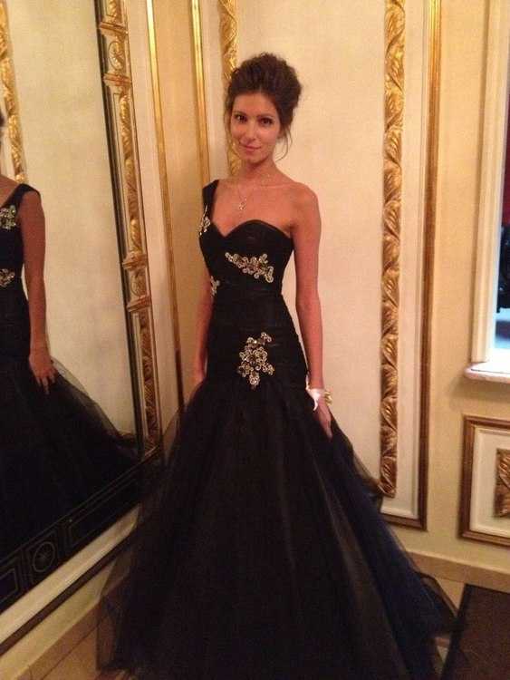 Взять в прокат Женская одежда Платья Sherri Hill вечернее платье Москва Взять в прокат Женская одежда Платья Sherri Hill вечернее платье; Москва , улица Рождественка, 25 ул.; Описание: Sherri Hill вечернее платье, черное