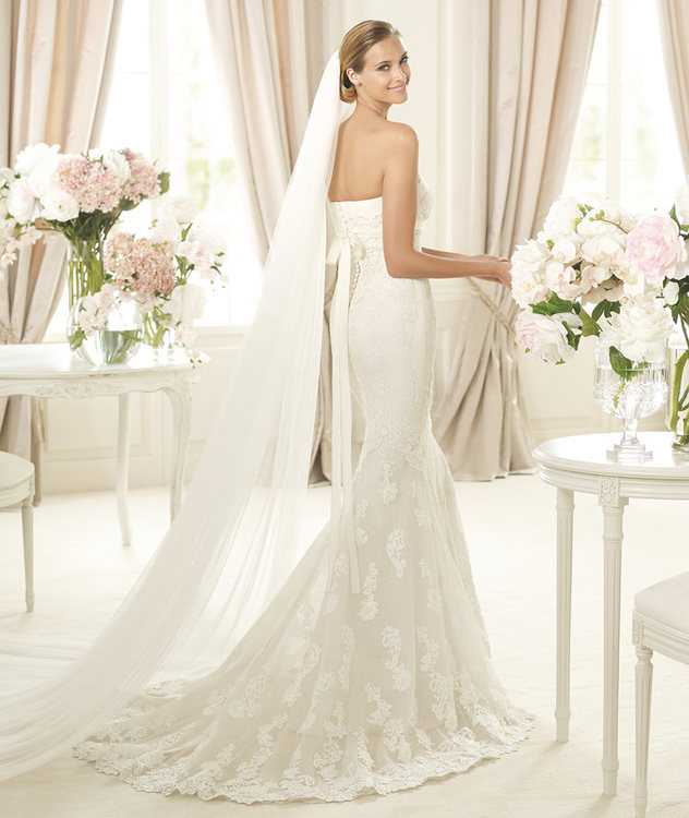 Взять в прокат Женская одежда Платья Свадебное платье Pronovias Москва Взять в прокат Женская одежда Платья Свадебное платье Pronovias; Москва , Ивана Франко ул.; Описание: Сдаю напрокат счастливое свадебное платье Pronovias Balira. Силуэт - русалка со шлейфом. Оригинал, не китайская подделка. Куплено в главном магазине Проновиас в Барселоне. Одевала 1 раз на 3 часа. После химчистки. В идеальноом состоянии. Очень нежное, красивое кружево. Платье смотрится потрясающе. Сзади на молнии и с декоративными пуговками. Размер 42-44 российский. Мой рост 160 см, но подойдет и на более высоких или более низких взависимости от высоты каблука (у меня был средний). Также дам подьюбник для удобства передвижения.