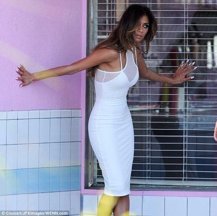 Взять в прокат Женская одежда Платья Missguided White Москва Взять в прокат Женская одежда Платья Missguided White; Москва , метро Белорусская ул.; Описание: Белое платье карандаш из коллекции Nicole Scherzinger для модного дома Missguided
Данная модель также имеется в черном цвете.