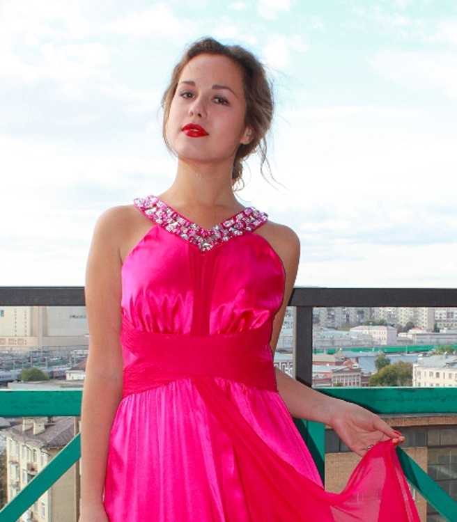 Взять в прокат Женская одежда Платья Young Couture розовое Москва Взять в прокат Женская одежда Платья Young Couture розовое ; Москва , ул. Нижняя Сыромятническая, д. 10, стр. 2А, 6 этаж ул.; Описание: Платье Young Couture by Barbara Schwarzer цвета фуксия