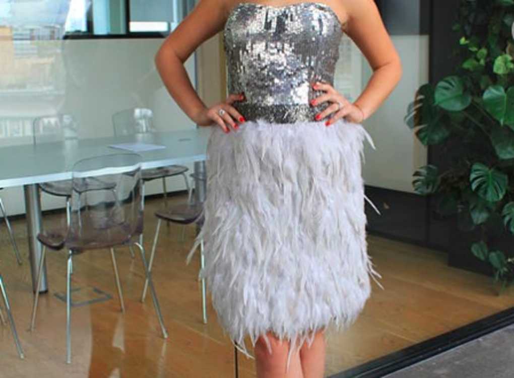 Взять в прокат Женская одежда Платья Young Couture серебряное Москва Взять в прокат Женская одежда Платья Young Couture серебряное ; Москва , Павелецкая набережная д. 2, стр. 2, 3 этаж, LOFT VILLE ул.; Описание: Платье от Young Couture by Barbara Schwarzer