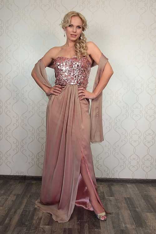 Взять в прокат Женская одежда Платья Badgley Mischka Москва Взять в прокат Женская одежда Платья Badgley Mischka; Москва , 4-й Сыромятнический переулок, 1/8с6 ул.; Описание: Платье Badgley Mischka