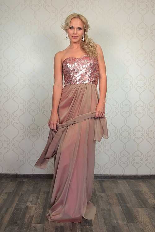 Взять в прокат Женская одежда Платья Badgley Mischka Москва Взять в прокат Женская одежда Платья Badgley Mischka; Москва , 4-й Сыромятнический переулок, 1/8с6 ул.; Описание: Платье Badgley Mischka