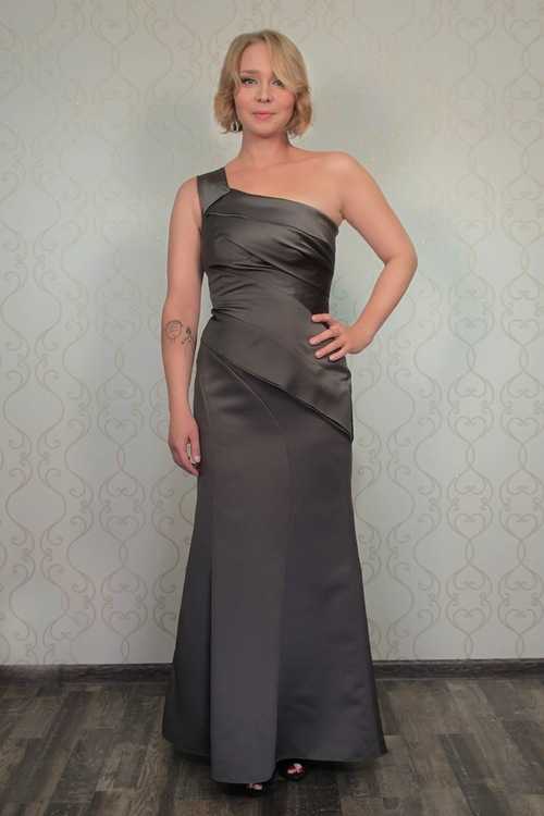 Взять в прокат Женская одежда Платья White by Vera Wang Москва Взять в прокат Женская одежда Платья White by Vera Wang ; Москва , 4-й Сыромятнический переулок, 1/8с6 ул.; Описание: Платье White by Vera Wang