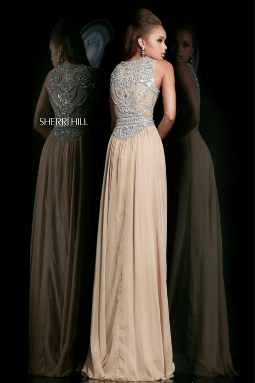 Взять в прокат Женская одежда Платья SHERRI HILL SH018 Москва Взять в прокат Женская одежда Платья SHERRI HILL SH018; Москва , г.Москва, Малый Конюшковский переулок, дом 2 (Галерея MOD DESIGN) ул.; Описание: Назначение: выпускной бал, венский бал, романтический вечер, студийная или выездная фотосессия, новогоднее торжество, корпоративная вечеринка, празднование дня рождения.
Описание модели: длинное, вечернее платье. Верх из сетчатой, тонкой ткани, расшит стразами и бисером. Юбка со шлейфом из шифона.