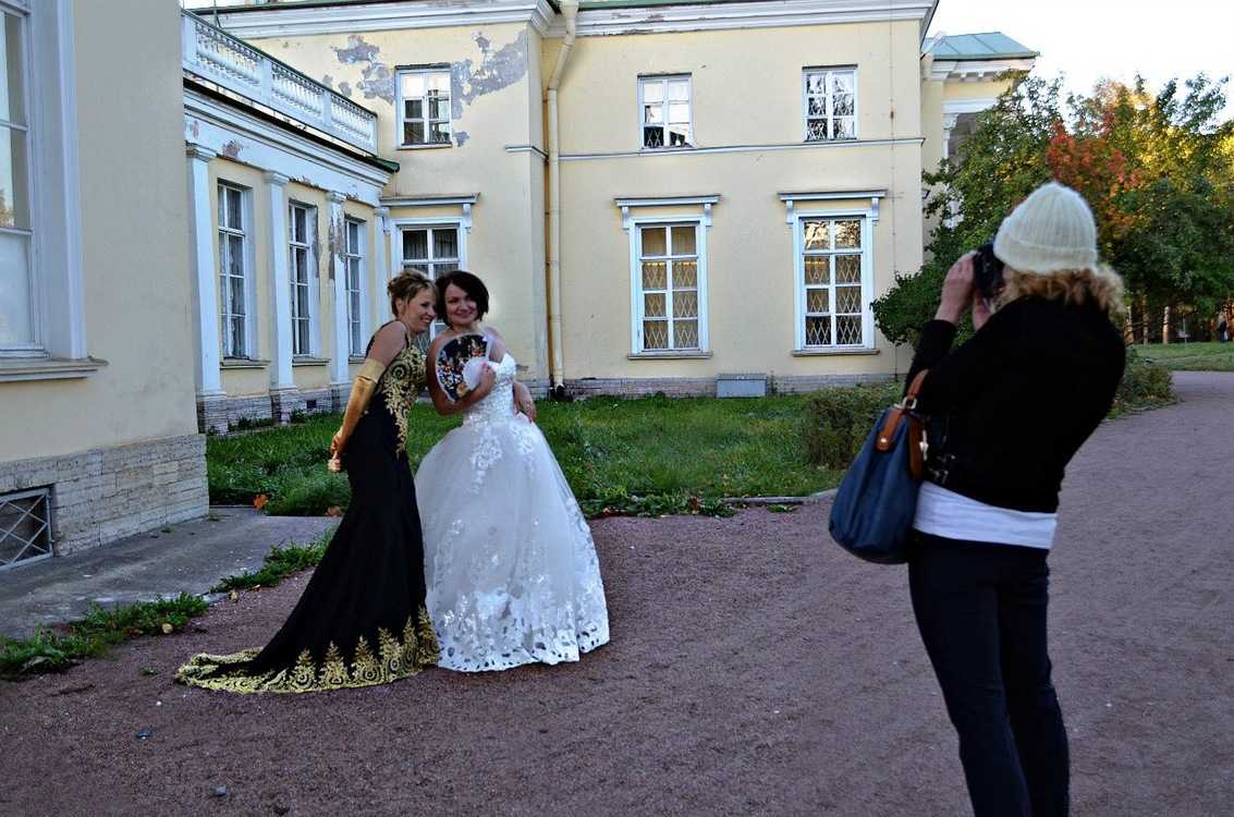 Взять в прокат Женская одежда Платья платье " красивая история " Санкт-Петербург Взять в прокат Женская одежда Платья платье " красивая история "; Санкт-Петербург , Бронницкая улица, 40 ул.; Описание: Белое бальное платье
На шнуровке
