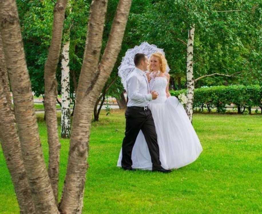 Взять в прокат Женская одежда Платья Свадебное платье Москва Взять в прокат Женская одежда Платья Свадебное платье; Москва , Матвеевская дом 20 с1 ул.; Описание: Одето было один раз! Ранее не одевалось! В очень хорошем состоянии, единственное нужно погладить! К платью имеется зонт,перчатки и сумочка!!