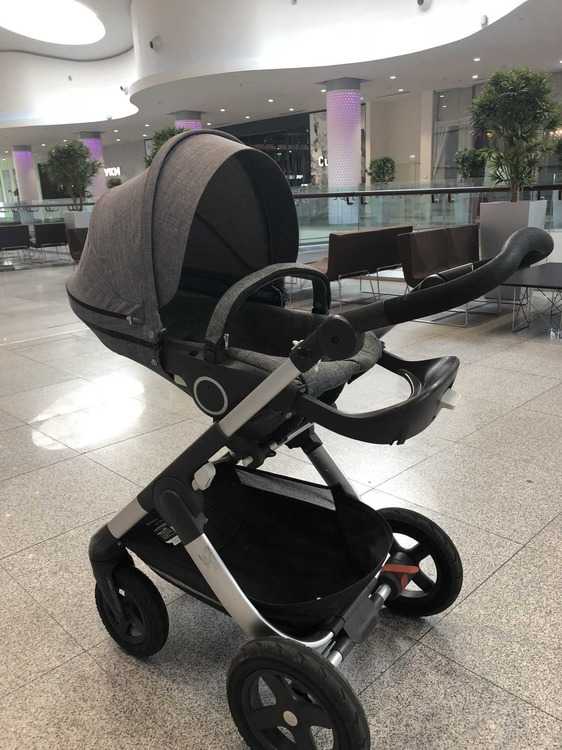 Взять в прокат Детство Коляски Коляска Stokke Trailz Москва Взять в прокат Детство Коляски Коляска Stokke Trailz; Москва , Енисейская 5 ул.; Описание: Мягкая и плавная Стокке Трейлз в оливковом цвете- самый приятный осенний вариант прогулки с малышом
Все просто, приятно и функционально
легкий прогулочный блок переставляется по или против хода движения
большие бесшумные колёса подарят спокойный сон
ремни обеспечат наилучший захват- плечевой или поясной
секция капюшона с москитной сеткой даёт маме широкий обзор в наблюдении за любимой макушкой
Взять данную Коляску для тест-драйва перед покупкой, на время уик-енда в Москве, для фотосессии,промо и просто для удовольствия - welcome
Цена указана за неделю пользования коляской. Увеличение периода снижает стоимость