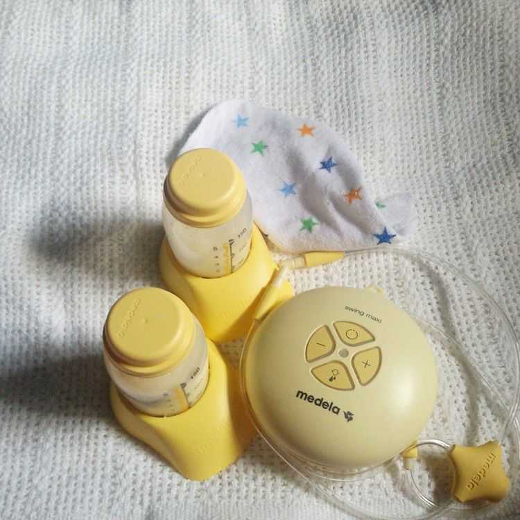 Взять в прокат Детство Молокоотсосы Молокоотсос Medela Swing Max Double Москва Взять в прокат Детство Молокоотсосы Молокоотсос Medela Swing Max Double; Москва , Маршала федоренко, 14 ул.; Описание: Основные преимущества проката портативного Молокоотсоса Medela Swing Maxi Double
✔ Больше молока с повышенной энергетической ценностью по сравнению с одинарным сцеживанием.
✔ Простой и удобный: понятное управление четырьмя кнопками, небольшой размер и компактность.
✔ Двойное сцеживание с технологией 2-Phase Expression: доказано, что таким образом удается сцеживать в среднем на 18 процентов больше молока.
✔ Позволяет экономить до двух часов в день только на сцеживании!
Попробуйте взять в аренду электрический молокоотсос Medela Swing Max Double хотя бы на месяц и больше вы не вернетесь к ручному молокоотсосу. Молокоотсос Medela напрокат обычно берут:
→ мамы, чьи дети категорически отказываются брать грудь на первых порах.
→ Для стимуляции груди.
→ Чтобы сэкономить драгоценное время на сцеживание и освободить руки.
→ Если ребенок родился слабеньким и ему еще тяжело сосать грудь самому.
→ Если родилась двойня
Хоть я и принимаю вещи из проката только чистыми, после каждой аренды проводится дополнительная стерилизация и кварцевание УФ-лампой. Эти процедуры которые убивают весь спектр известных бактерий. А все электронные поврехности и кнопки молокоотсоса Дезинфицируются средством Dezavid для детей. Поэтому электрический молокоотсос Medela Swing Maxi Double сдаётся в прокат даже чище, чем вы купите в магазине =)
Характеристики
• Размер упаковки 0.12х0.12х0.056 м;
• Страна изготовления Швейцария;
• Материал полипропилен, силикон;
• Вес в упаковке 2 кг;
• Тип электронный;
• Двухфазное сцеживание есть;
• Регулировка сцеживания есть;
• Силиконовая накладка (воронка) есть
Можно оплатить наличными и безналичным переводом
Могу доставить по Москве до любого метро за 290 руб. а также забрать по окончанию аренды за 290 руб. Если берете на 3 месяца - забор и доставка БЕСПЛАТНО ;)
Звоните или пишите в ЛС WhatsApp / Viber / Telegram.
Загляните в профиль или на сайт там много интересного для новорожденных деток и для спокойствия молодых родителей
Нас можно найти по тегам
Прокат молокоотсоса Medela Swing Maxi Double в Москве, молокоотсос Medela Swing Maxi Double напрокат, прокат молокоотсоса Медел Свинг Макси Дабл, аренда молокоотсоса Медел Свинг Макси Дабл
