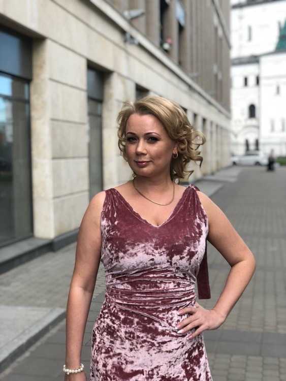 Взять в прокат Женская одежда Платья Платье розовое бархатное Грузия Санкт-Петербург Взять в прокат Женская одежда Платья Платье розовое бархатное Грузия; Санкт-Петербург , Полтавский проезд 2 ул.; Описание: