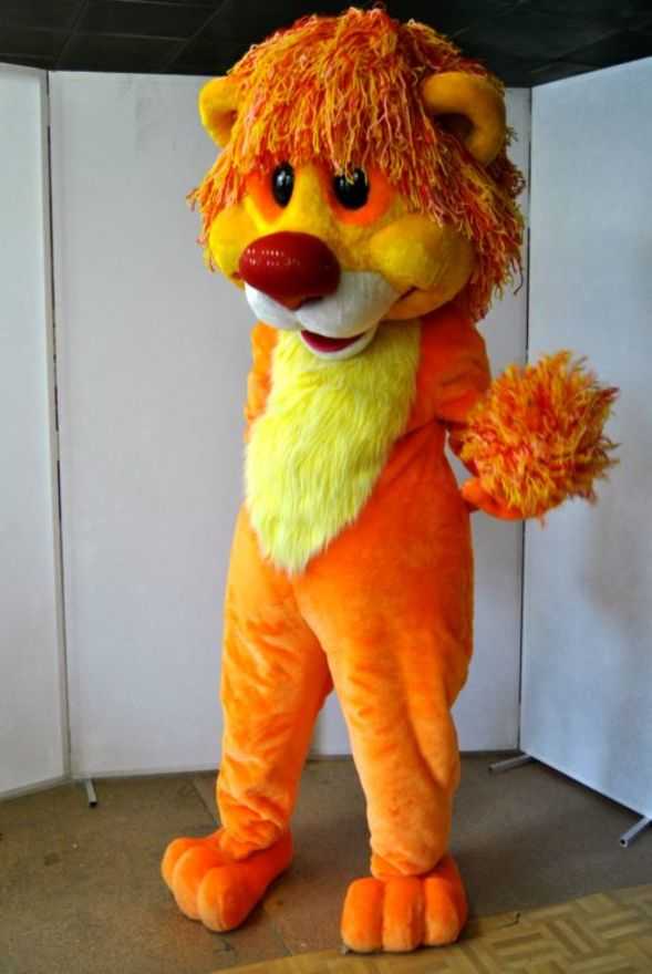 ростовая кукла зебра. фото белых львов ярославский зоопарк. ростовой костюм льва. ростовые куклы король лев. львенок москва.