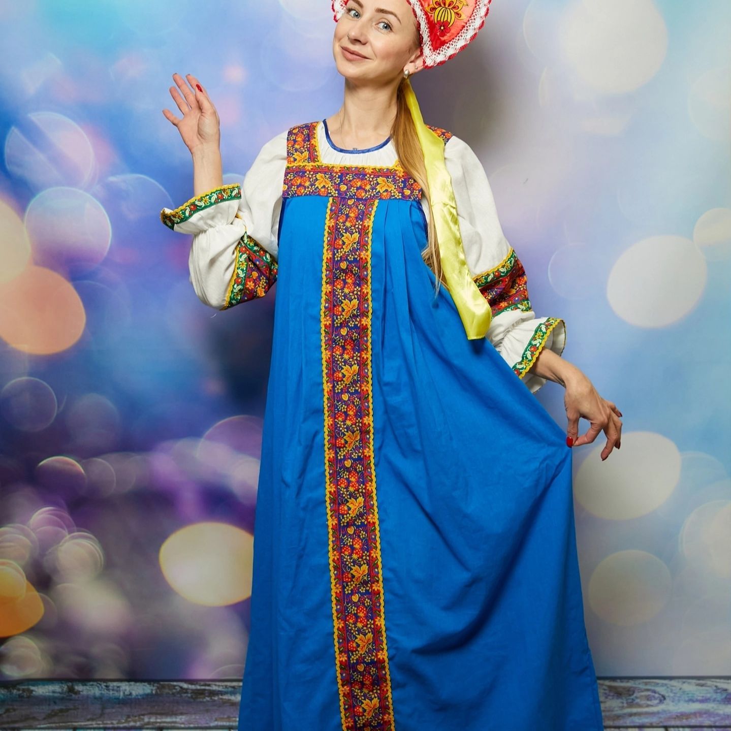Русские народные сарафаны для женщин и кокошники