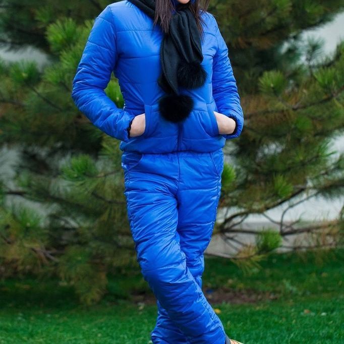 Голубой спортивный костюм женский с чем носить зимой